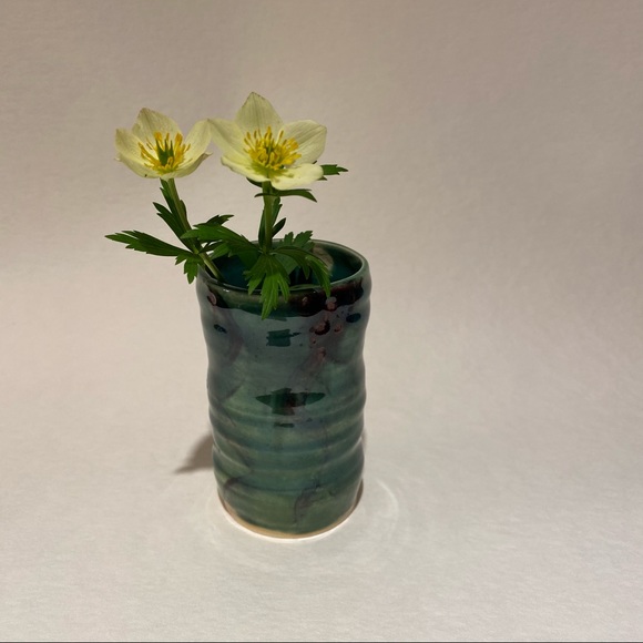 Vase - Picture 3 of 6